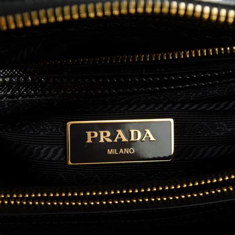 prada saffiano vernice nero